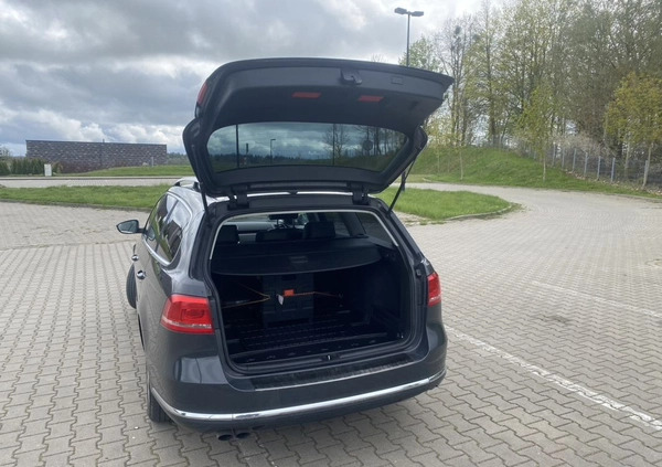Volkswagen Passat cena 32600 przebieg: 285410, rok produkcji 2012 z Debrzno małe 191